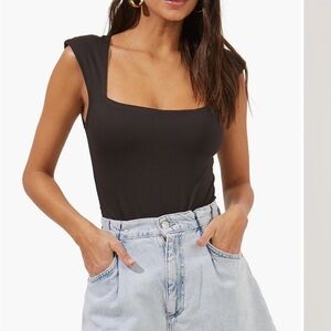 ASTR the label cap sleeve square neck bodysuit black size large